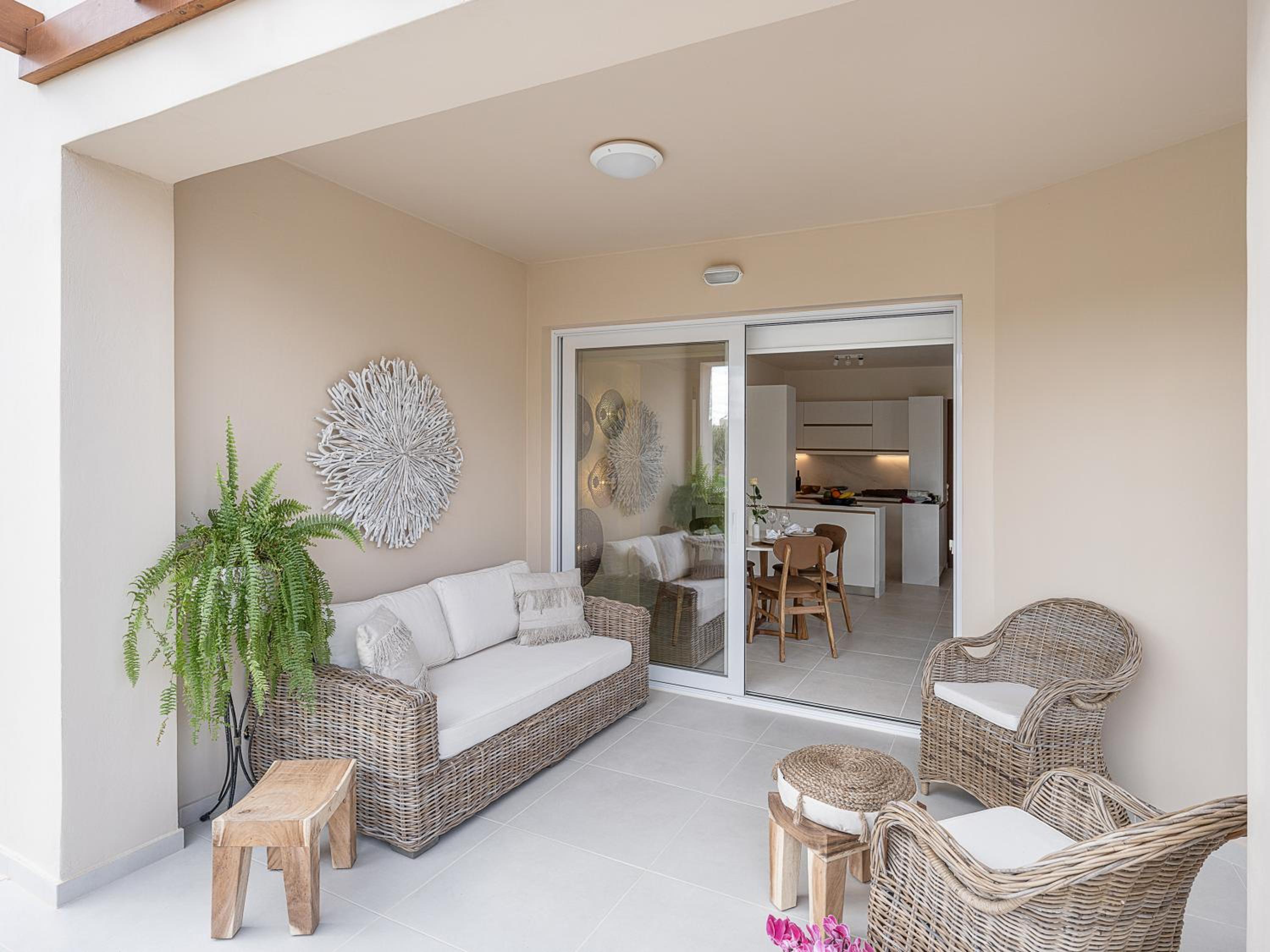 Calmaliving Seaside apartments with pool