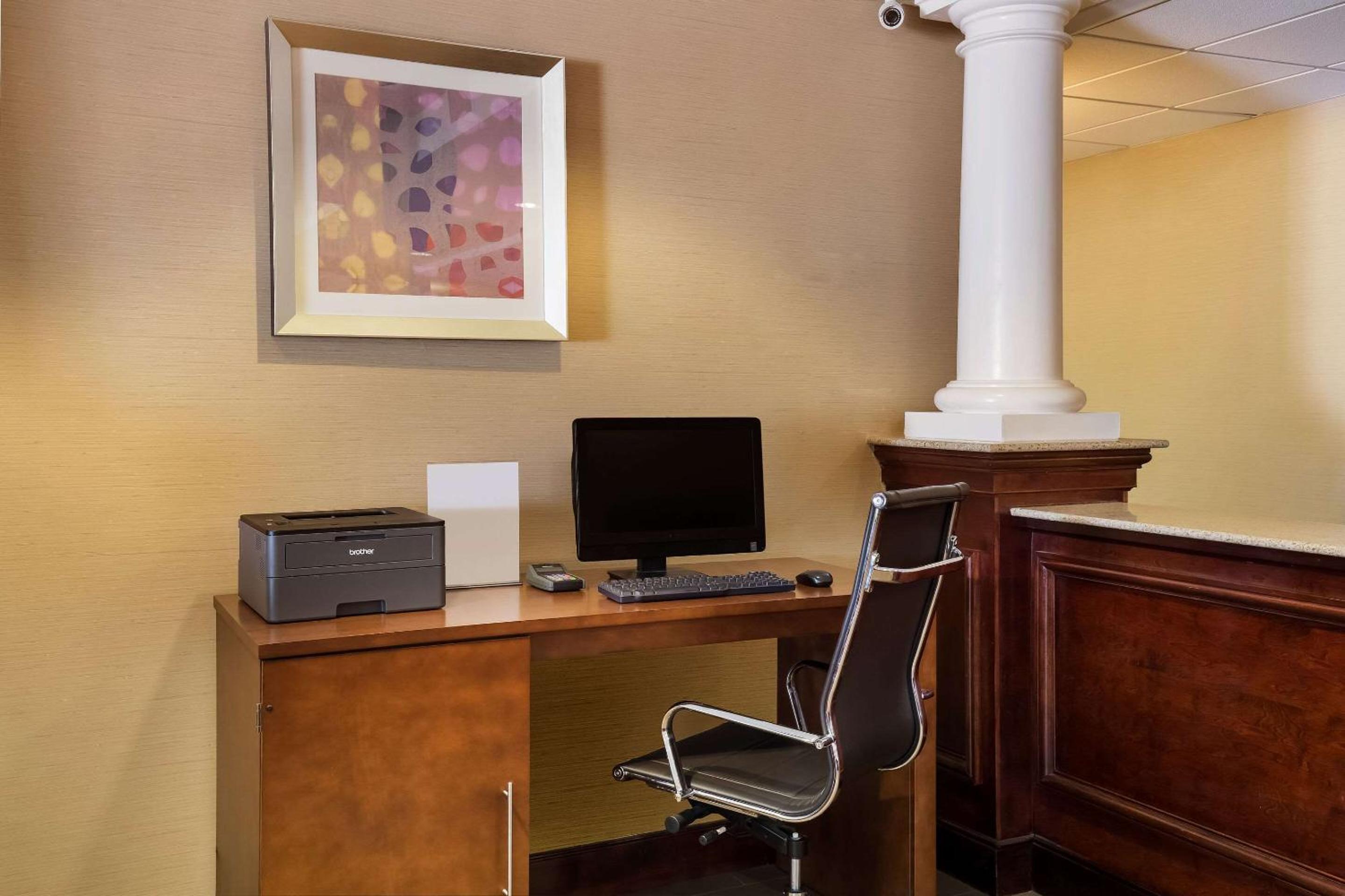 Comfort Suites Near University, Foto 47
