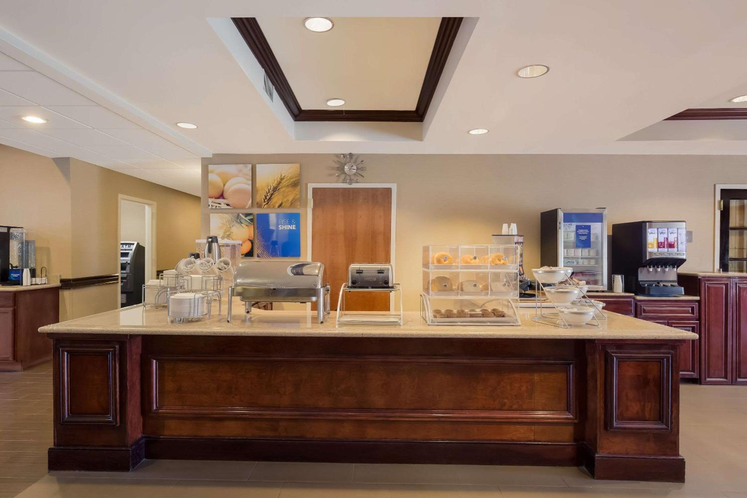 Comfort Suites Near University, Foto 50