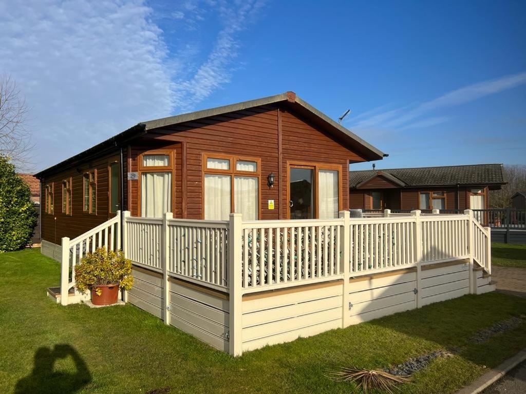 Hotel Daisy Lodge Sleeps 5 With Hot Tub