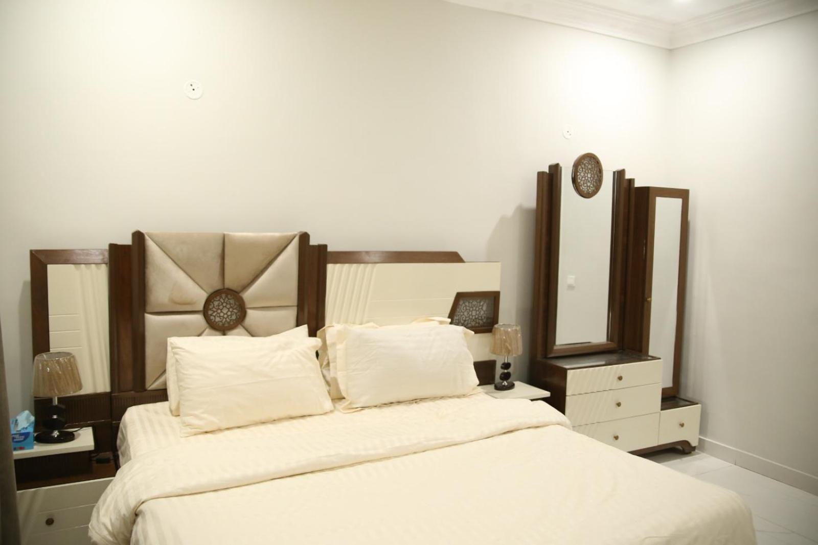 Al Rasheed Apartments second floor apartment