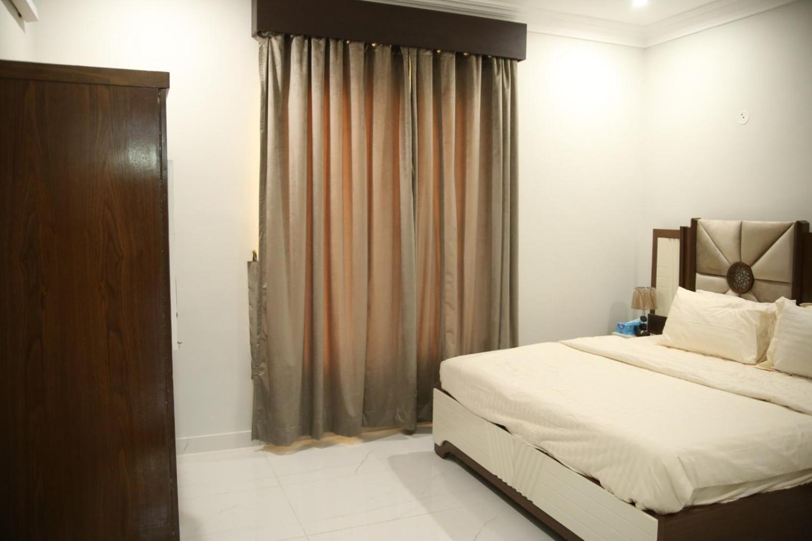 Al Rasheed Apartments second floor apartment