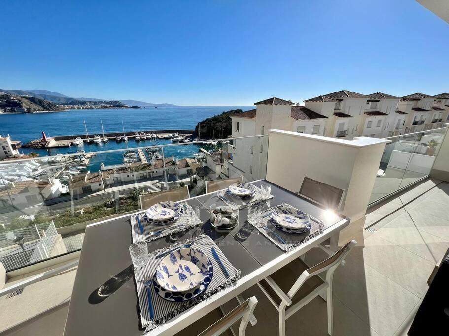 Icon Deluxe Marina Views