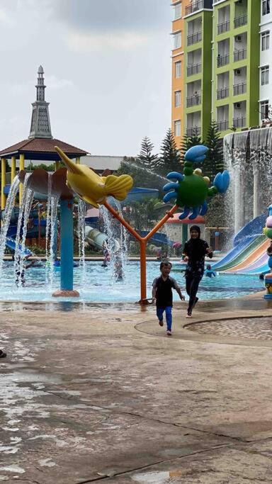 Mied's Staycation at waterpark photo 7