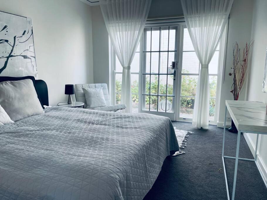 Toorak Executive Residence Corporate Luxury Living