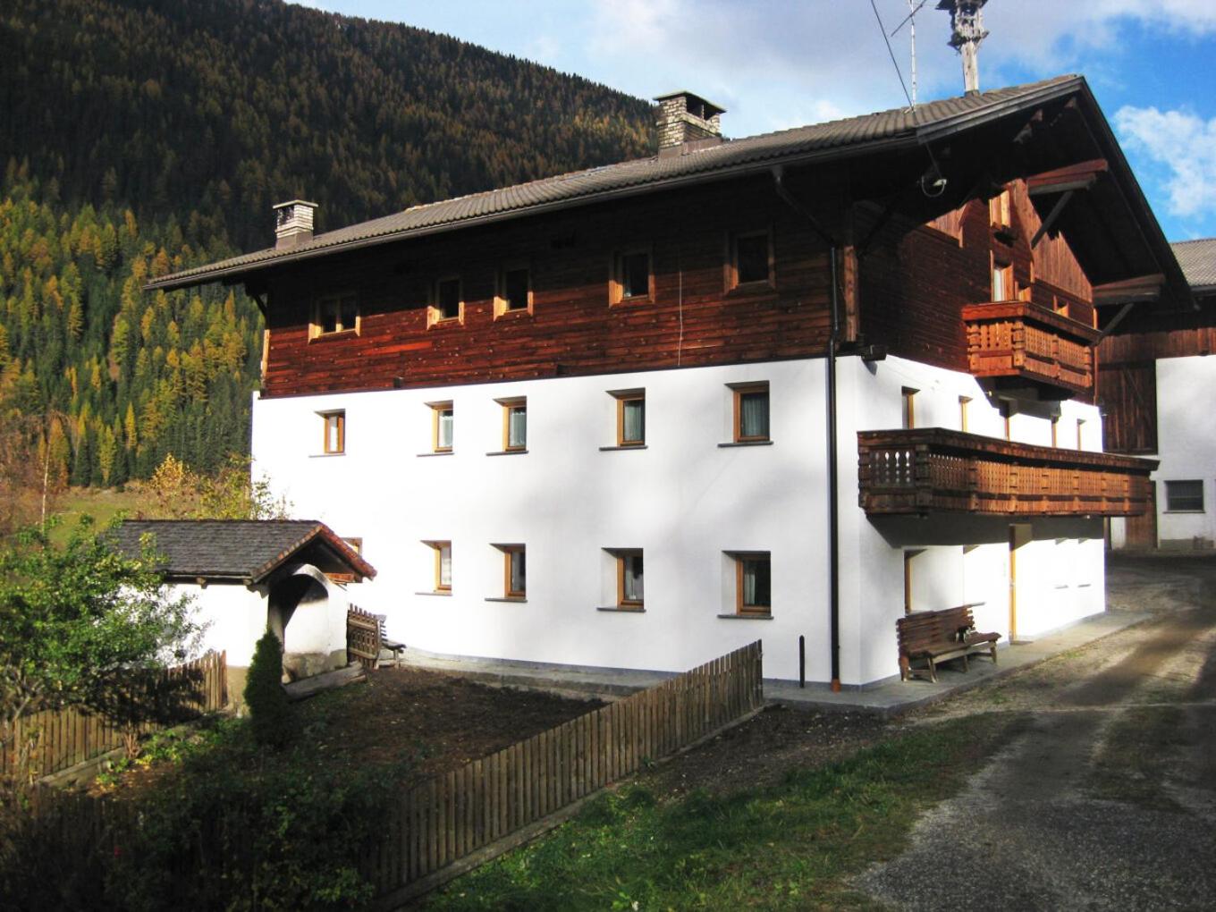 Photo 10