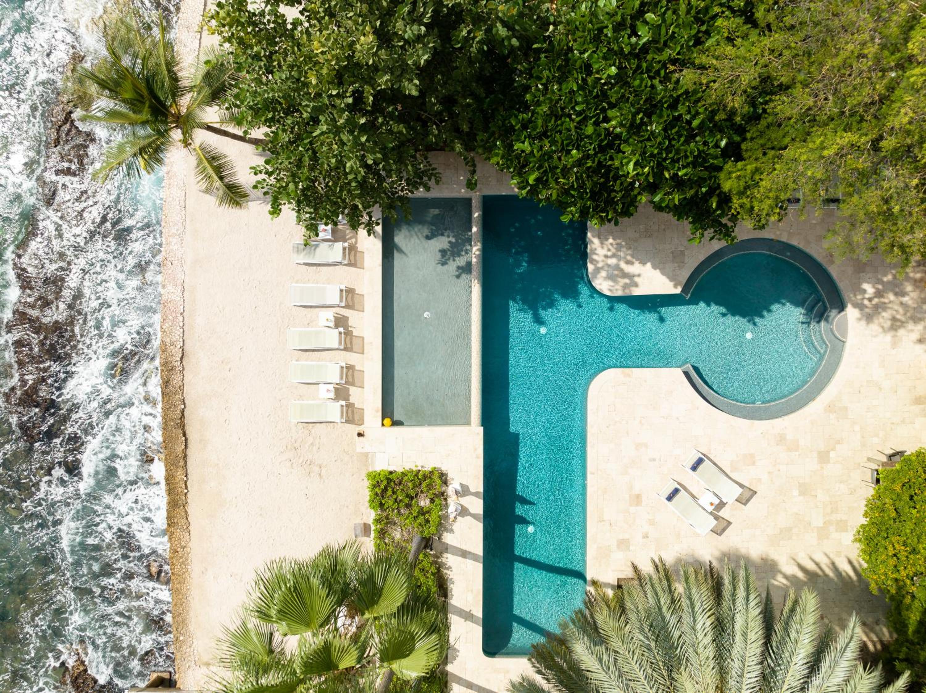 Sirena Bay Estate