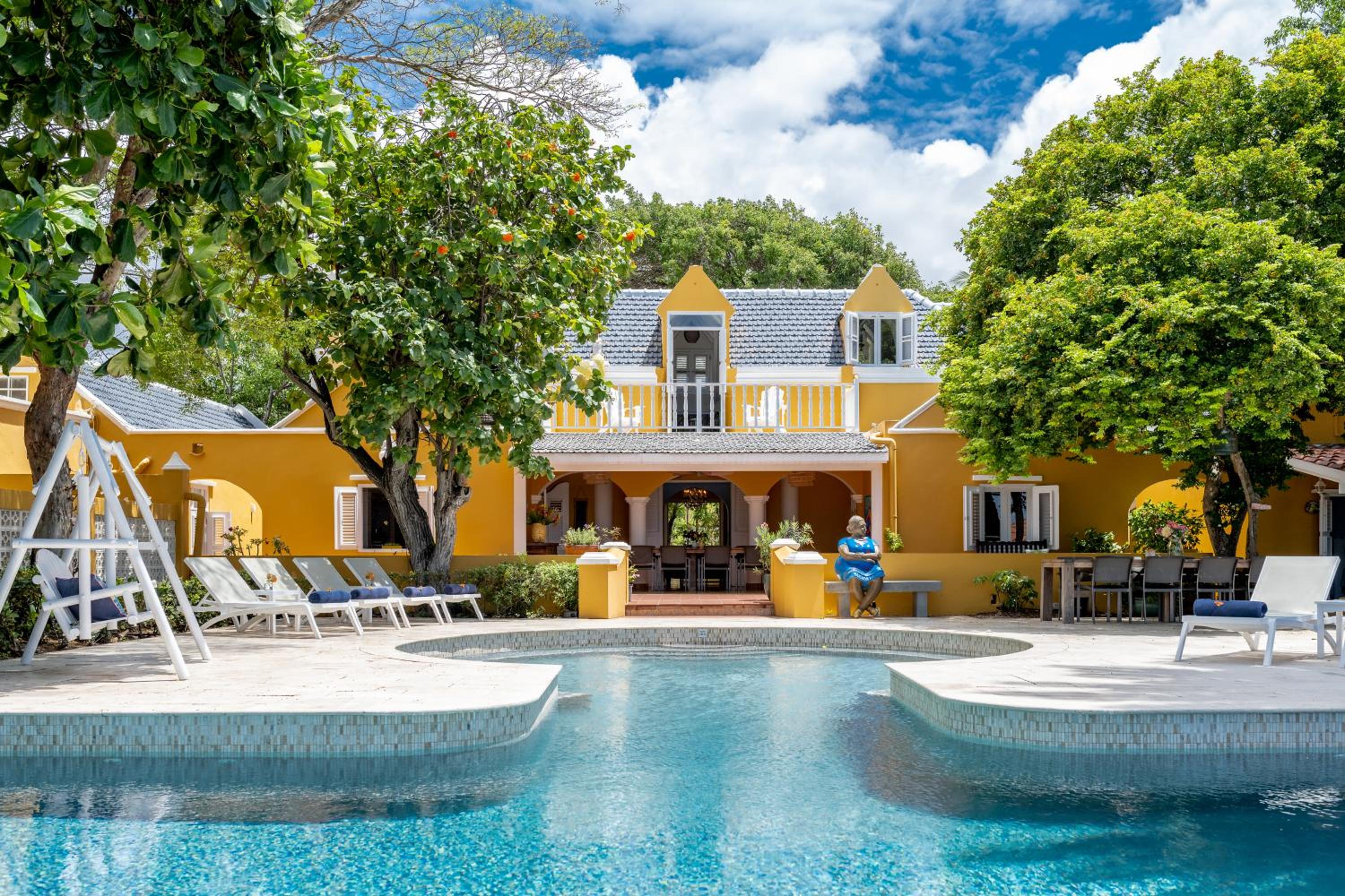Sirena Bay Estate