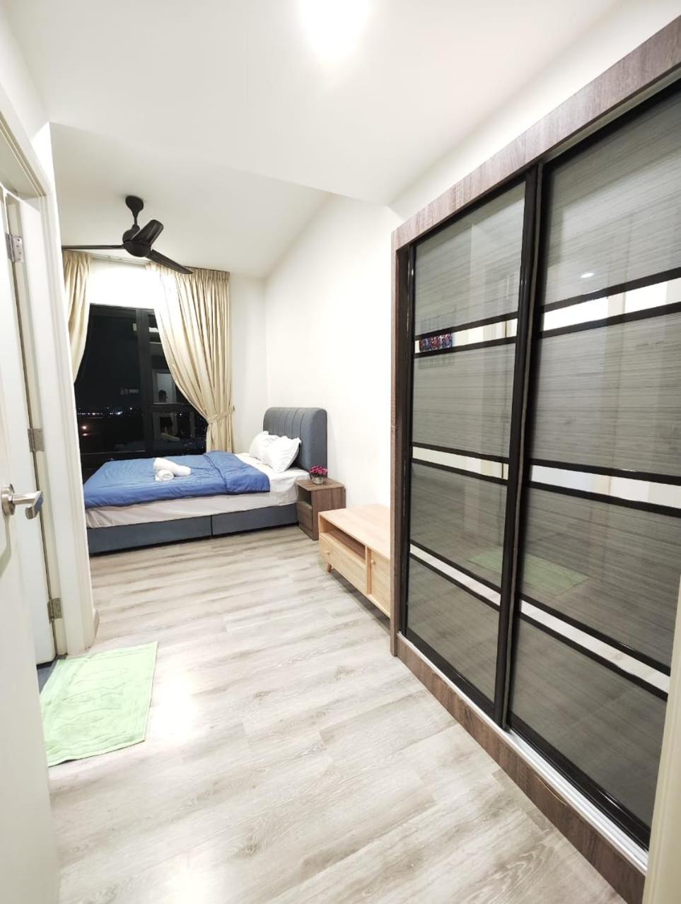 Mosaic High Floor and Nice View 2 Bedroom 4-5 pax
