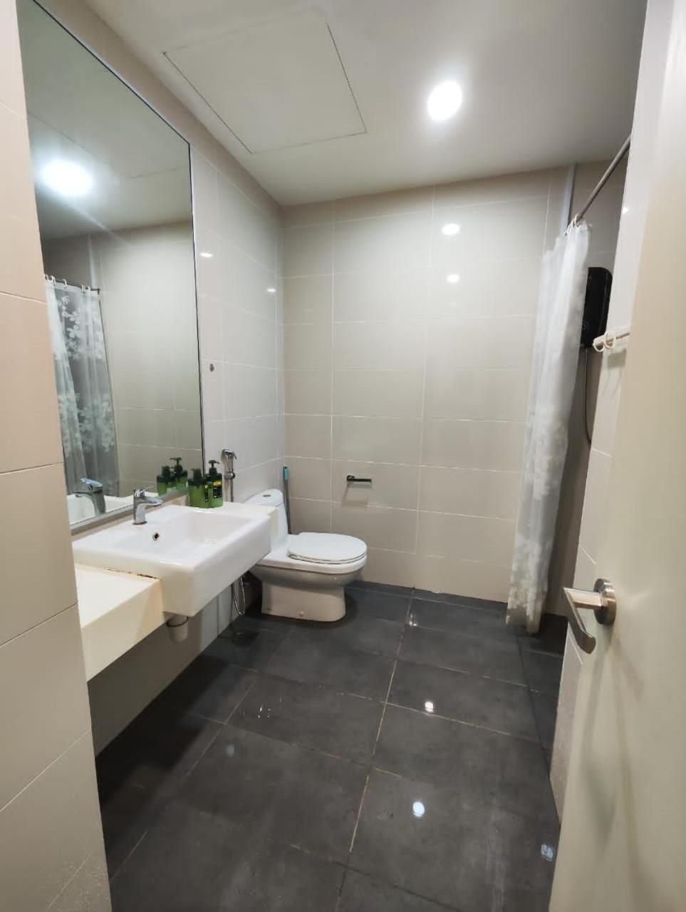 Mosaic High Floor and Nice View 2 Bedroom 4-5 pax