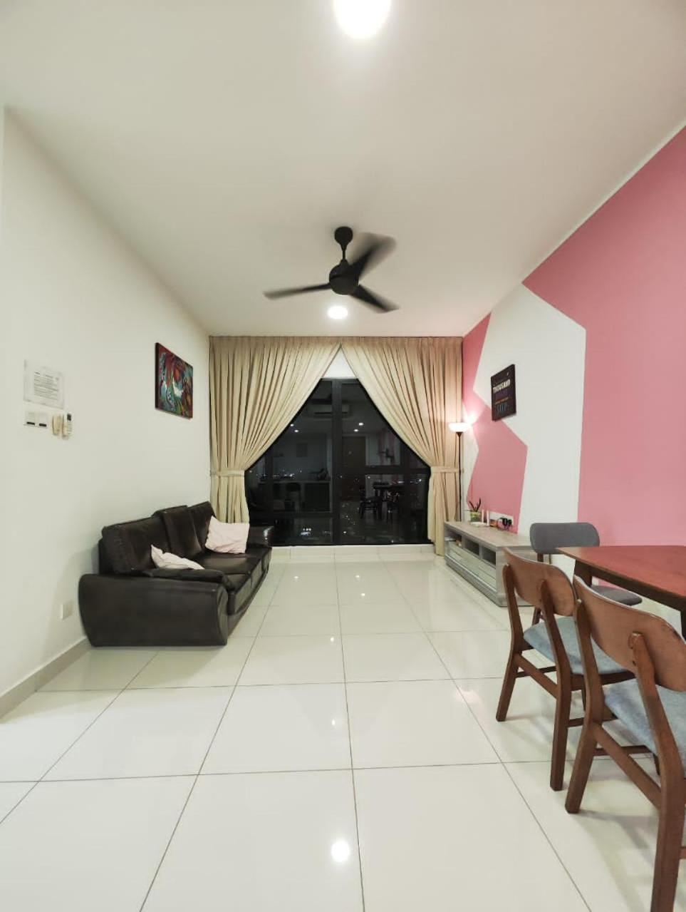 Mosaic High Floor and Nice View 2 Bedroom 4-5 pax