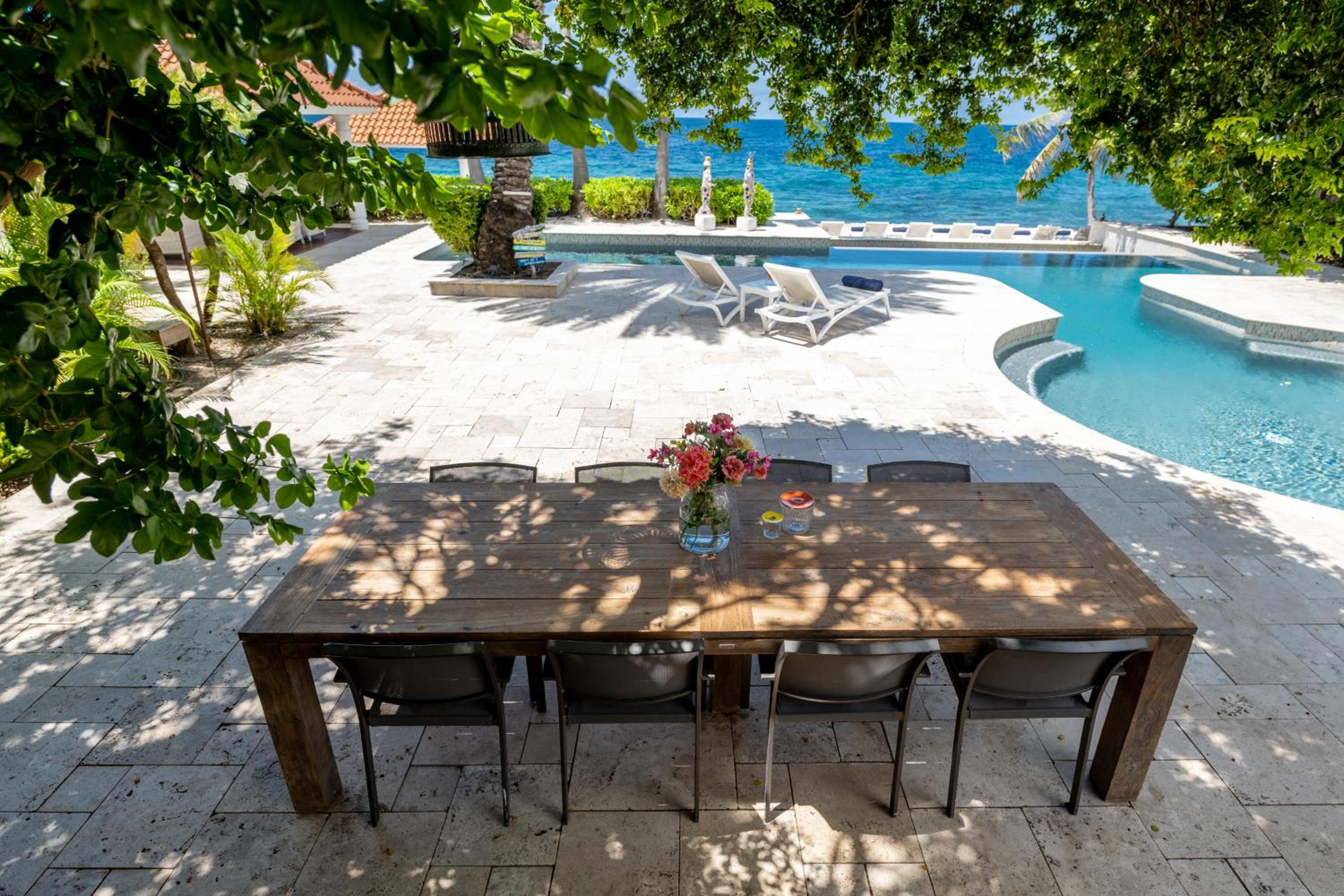 Sirena Bay Estate