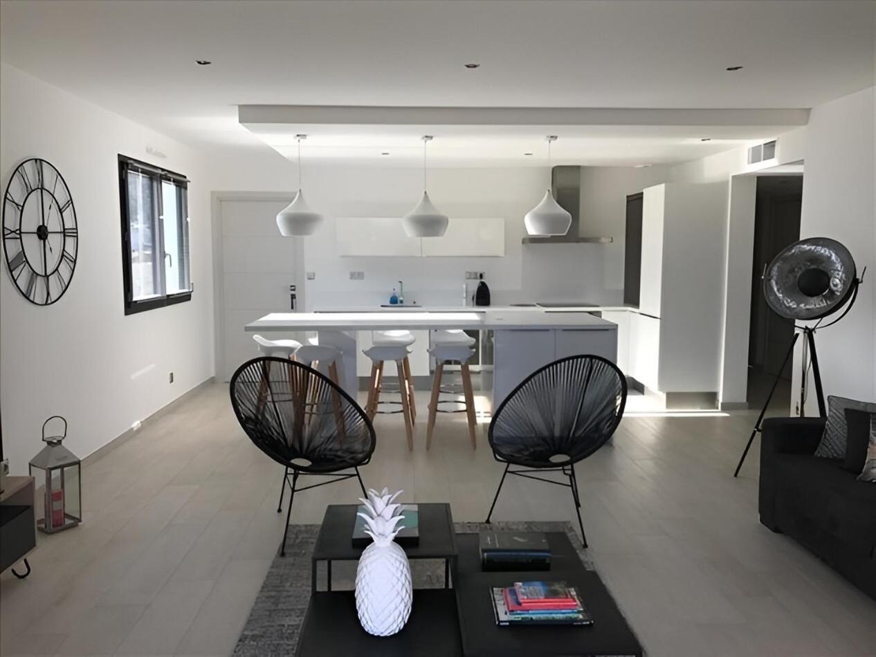 Hotel Sweet Holiday - Image 1