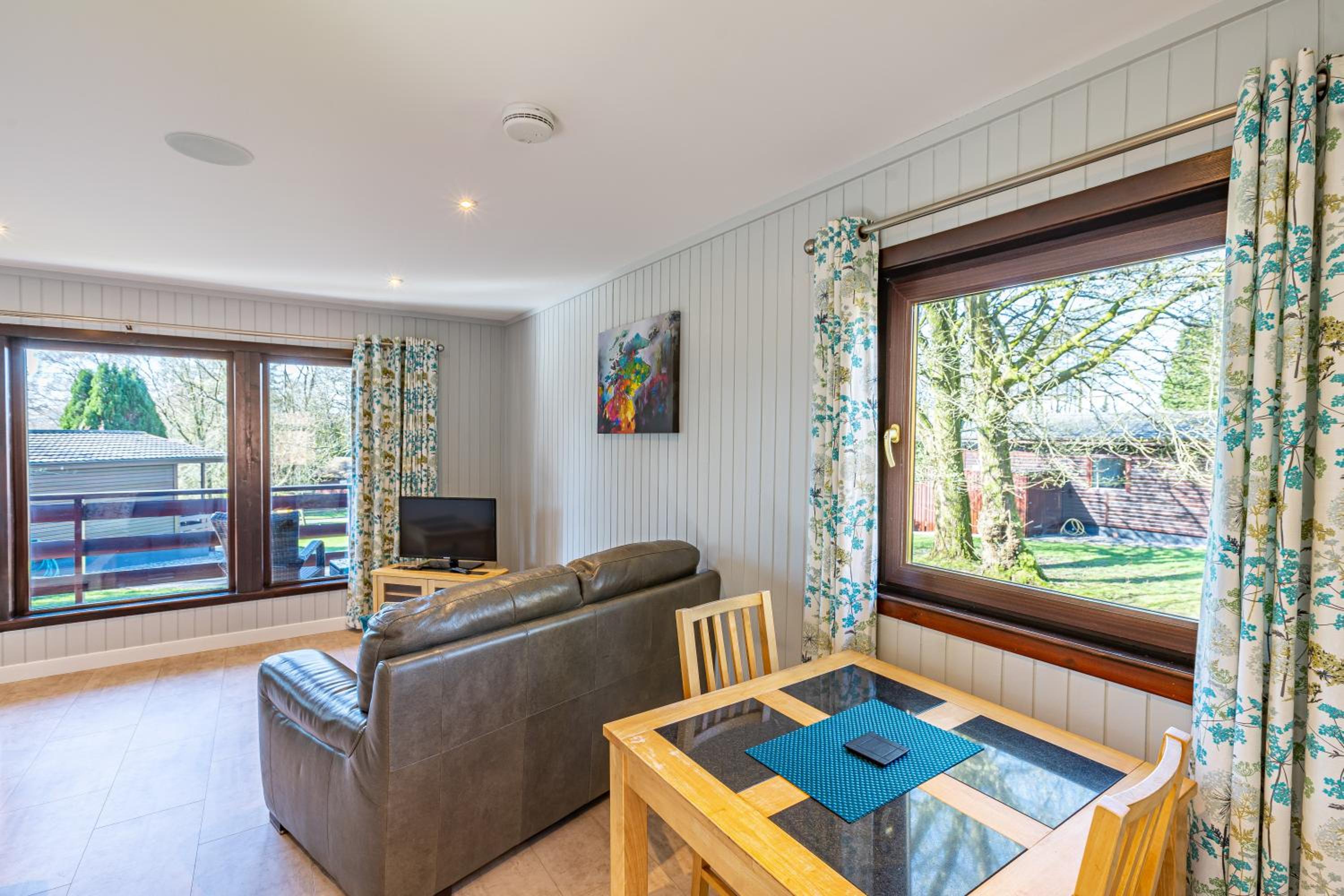 Bluebell Lodge 7 with Hot Tub