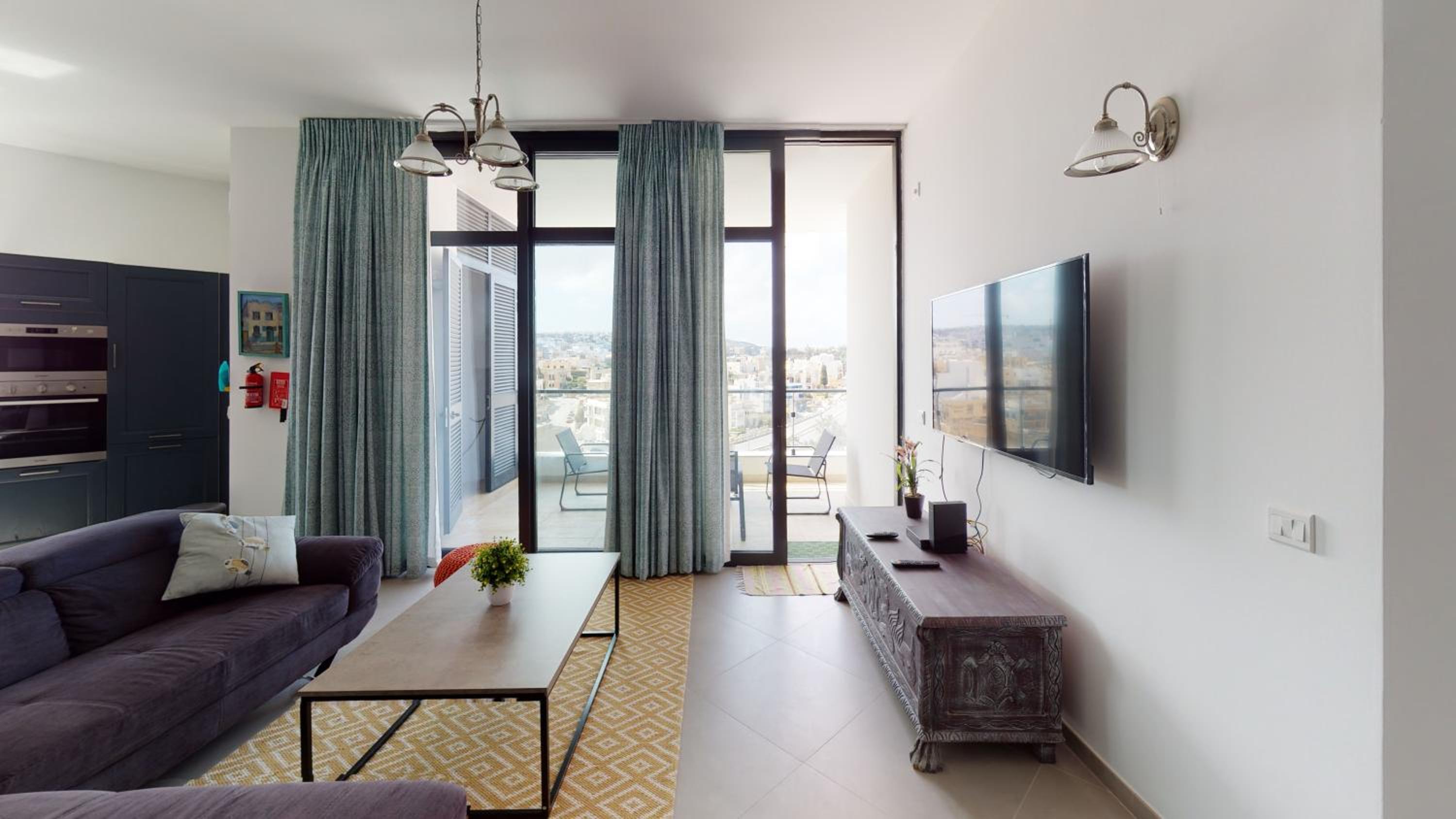 St Julians Central luxury apartment photo 2