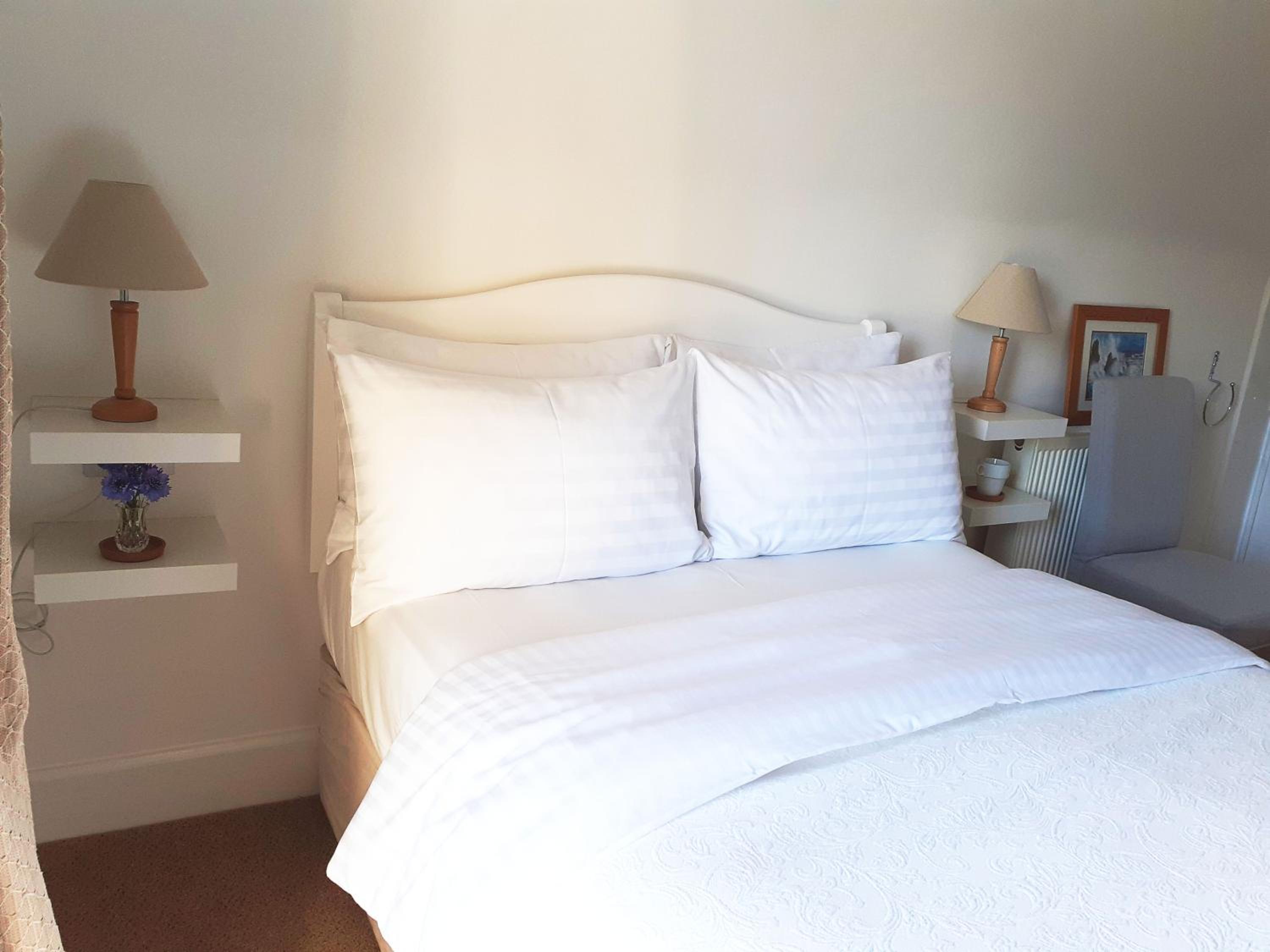 Lynton Vacations - Gable Lodge Guest House - Property Image 9