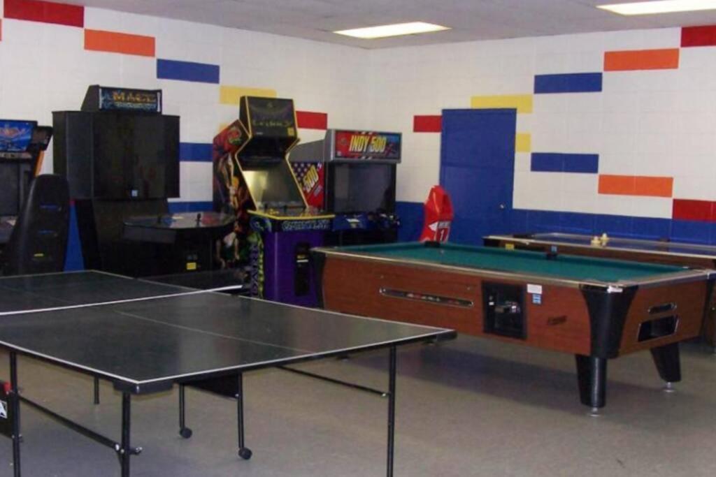 Pools, Wineries, Hiking, Waterfalls, Hot Tub, Gym, Pickleball, Arcades view 2
