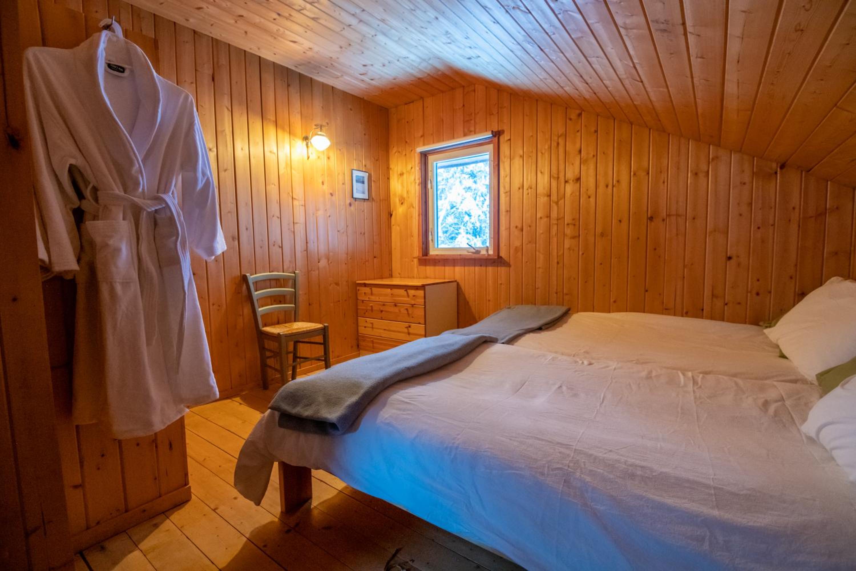 Little Atlin Lodge