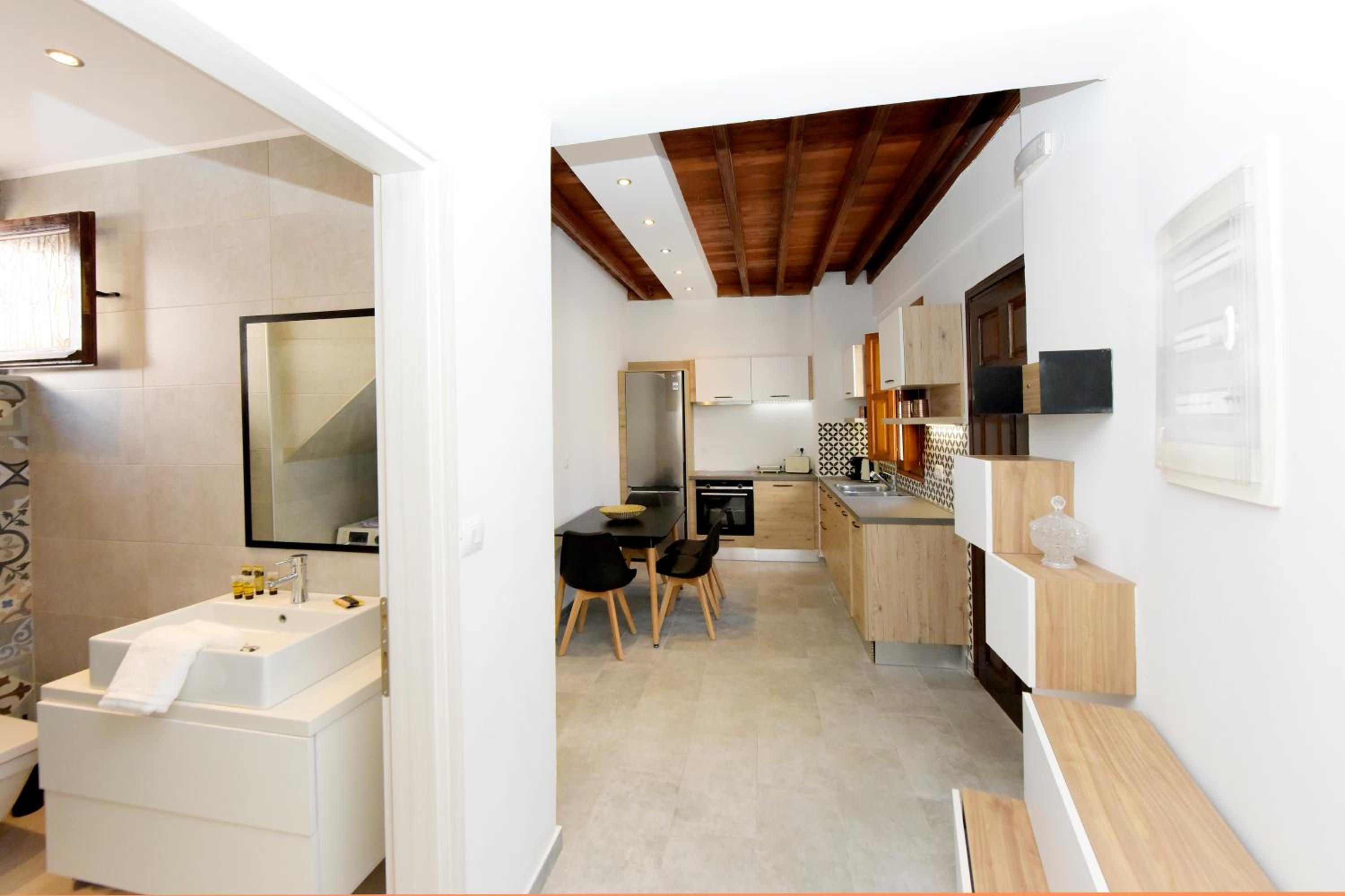 Pera houses 2-bedroom in the center of Lindos photo 5