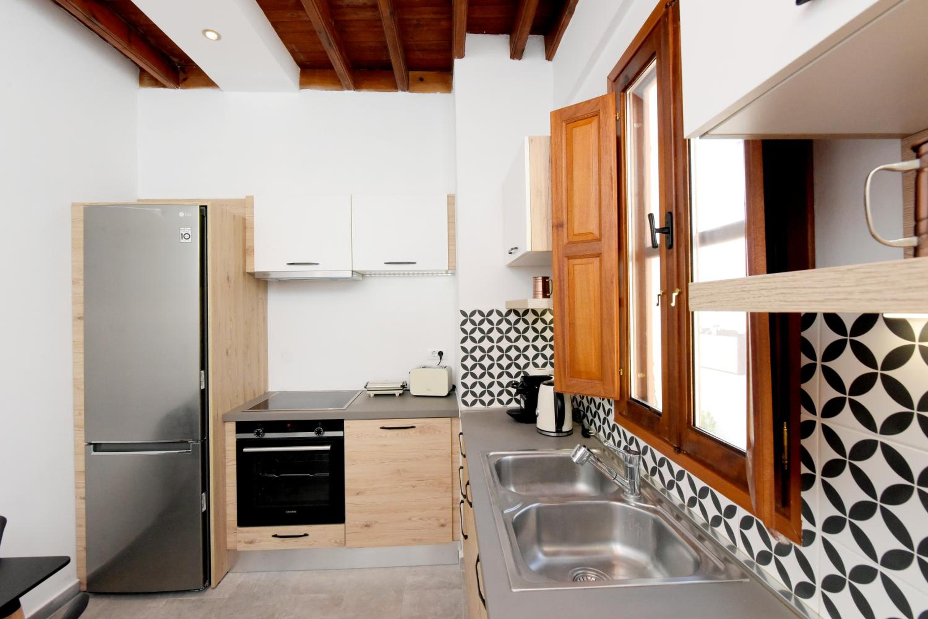 Pera houses 2-bedroom in the center of Lindos