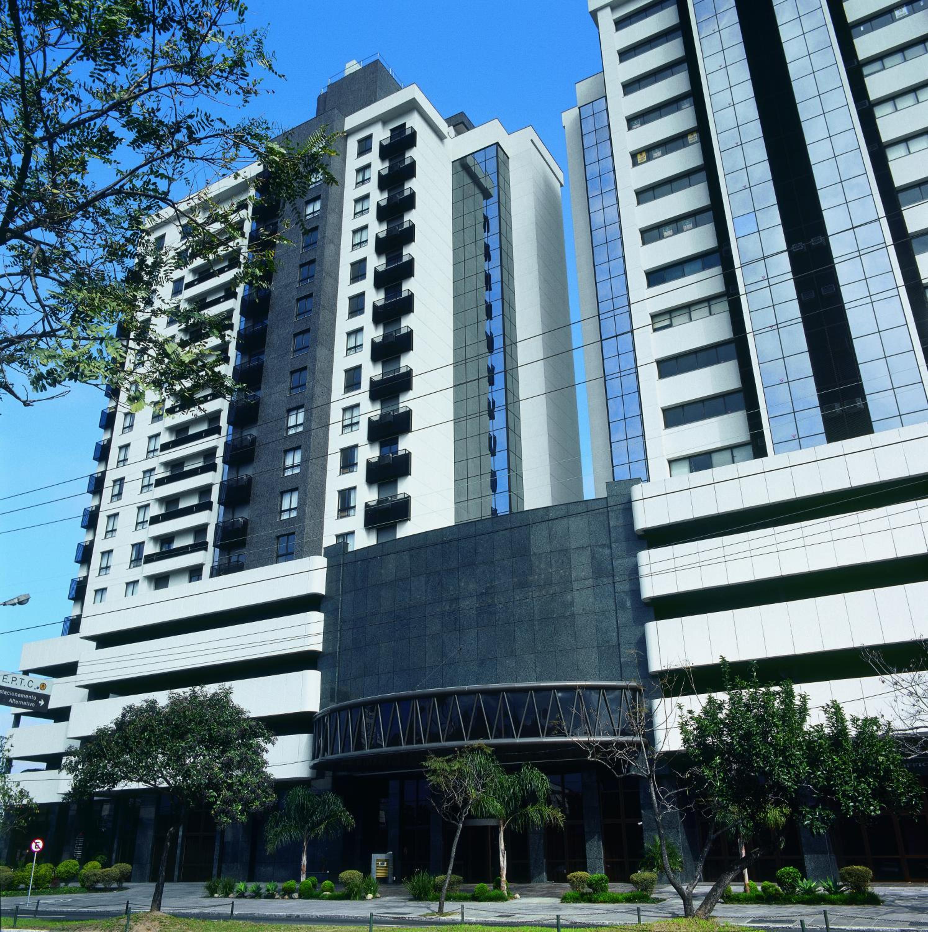 Hotel Intercity Porto Alegre Praia de Belas - Image 1