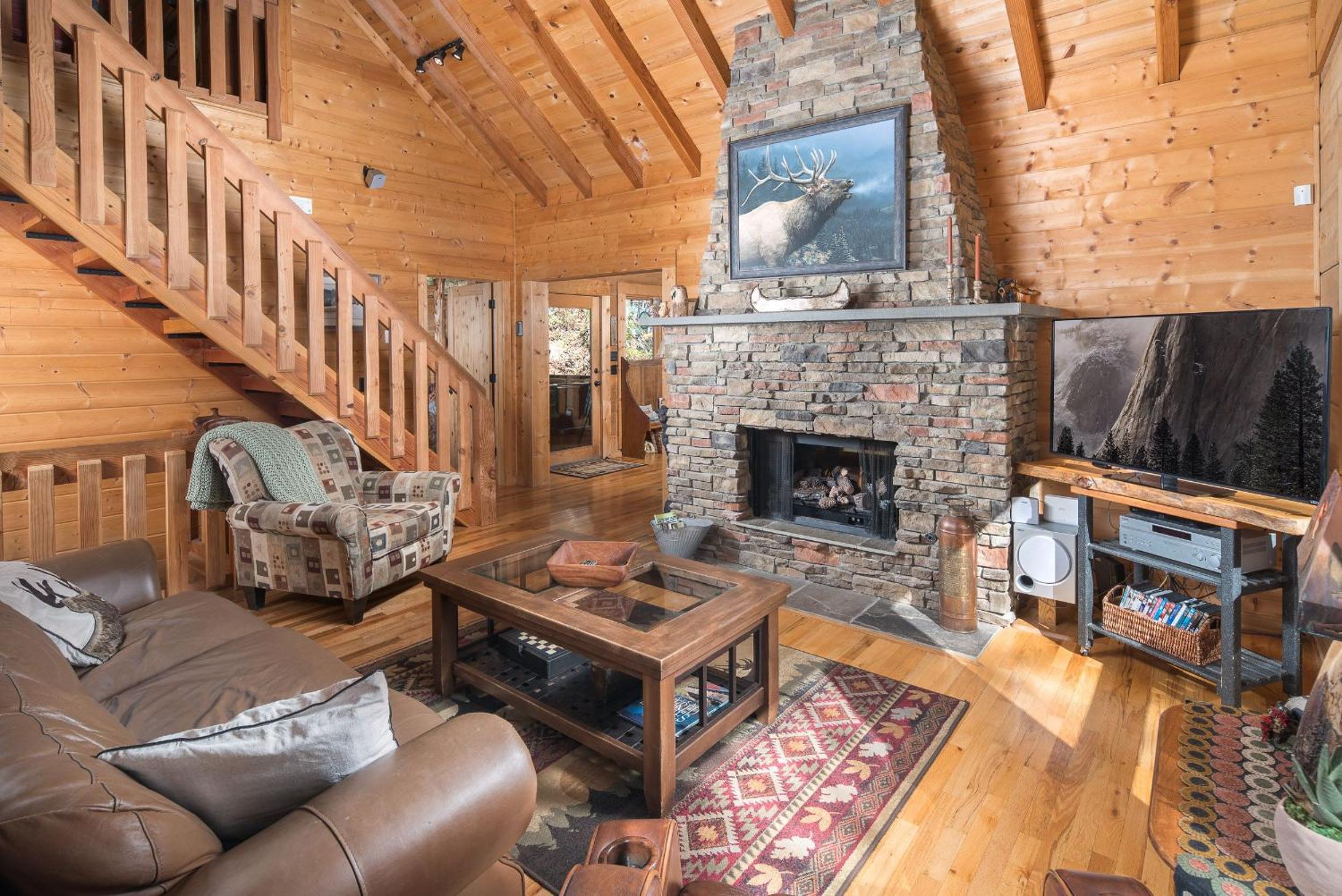 Honey Bear Cabin view 3