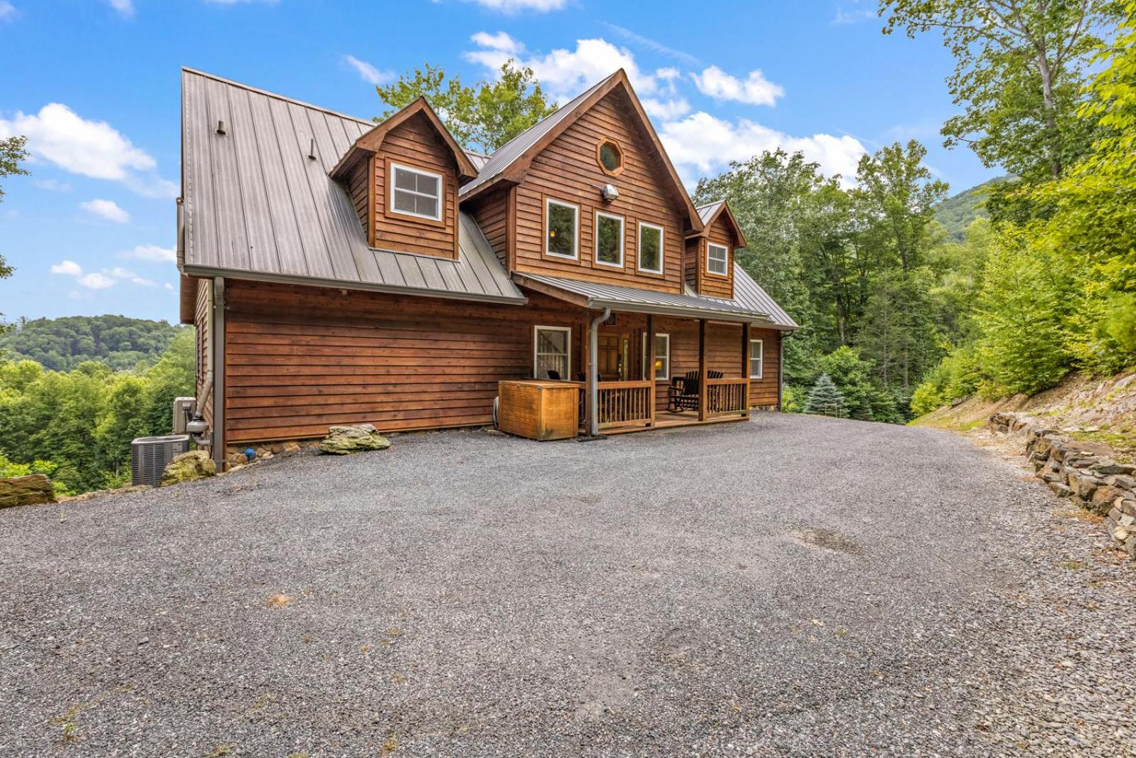 Stone Mountain Lodge