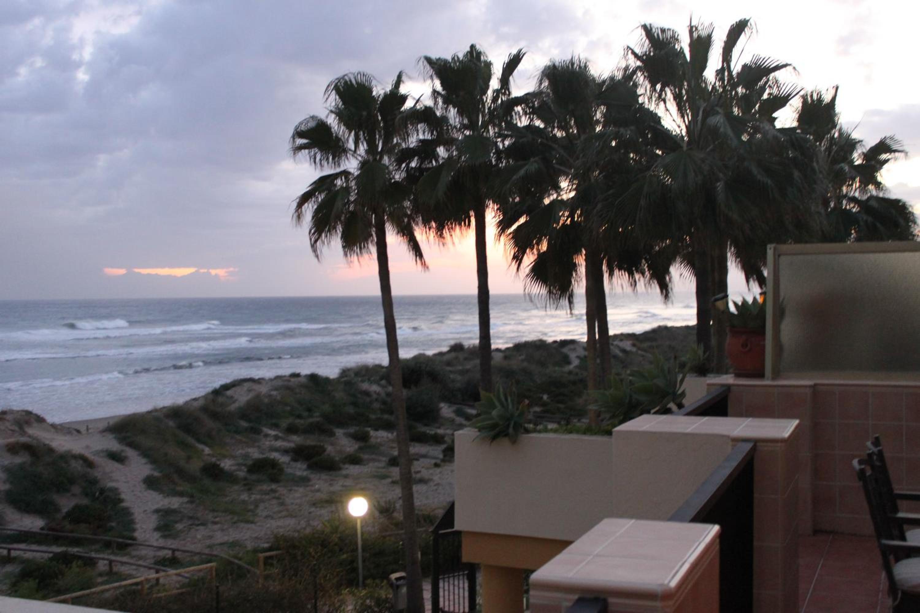 Romana Playa en Marbella — balance & terrace