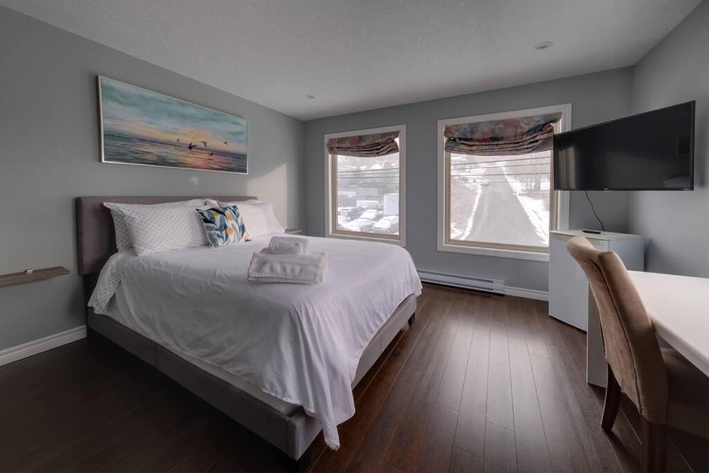 Coastal Lookout Suites