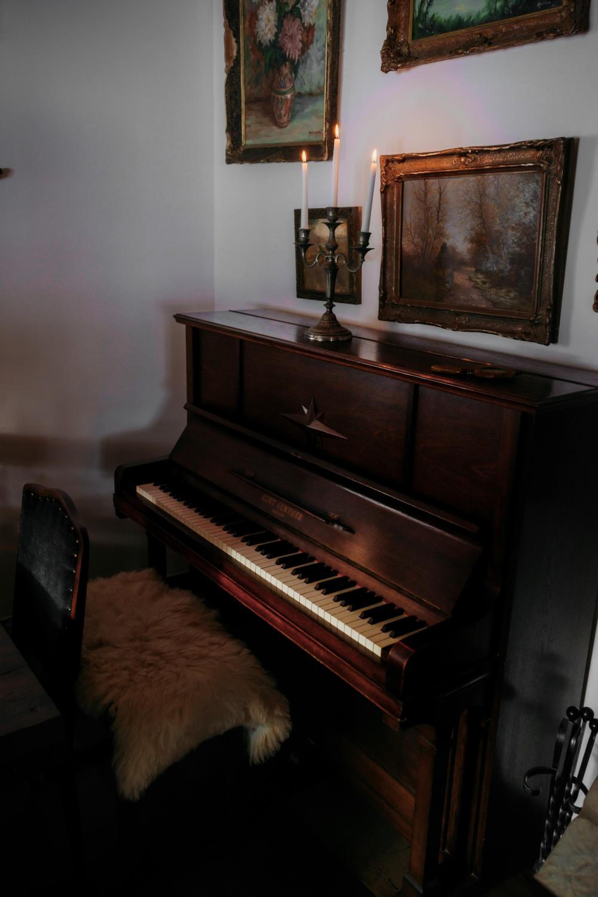Photo 10