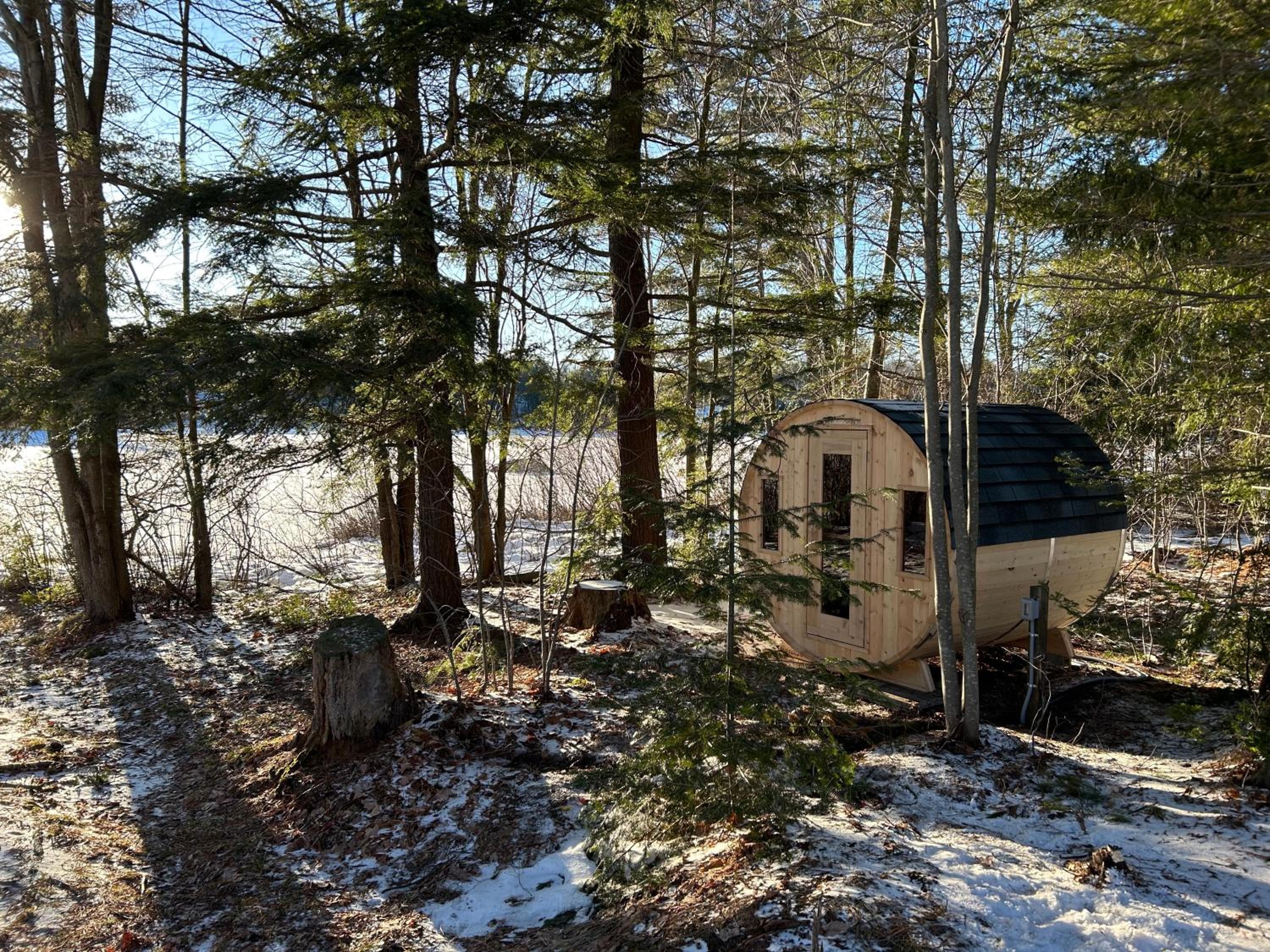 Perfect 3 bedroom waterfront muskoka cottage