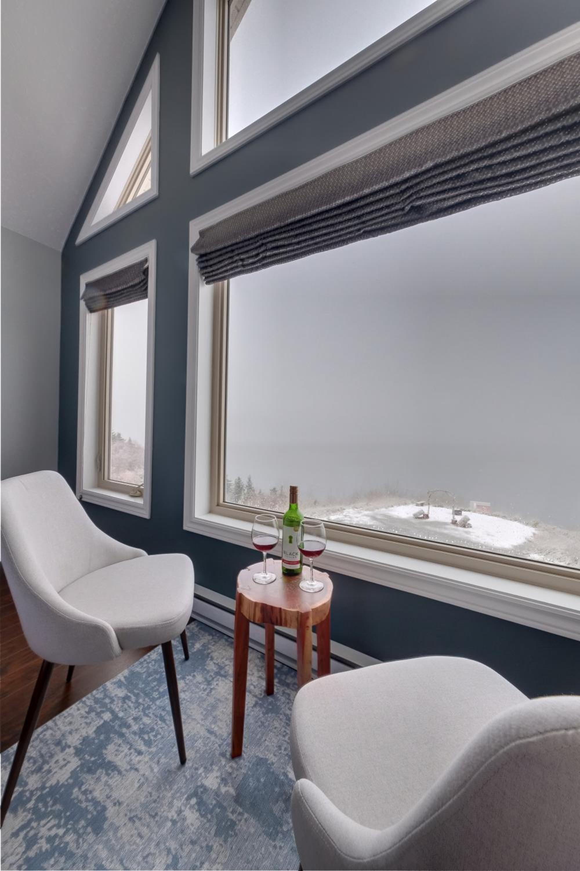 Coastal Lookout Suites