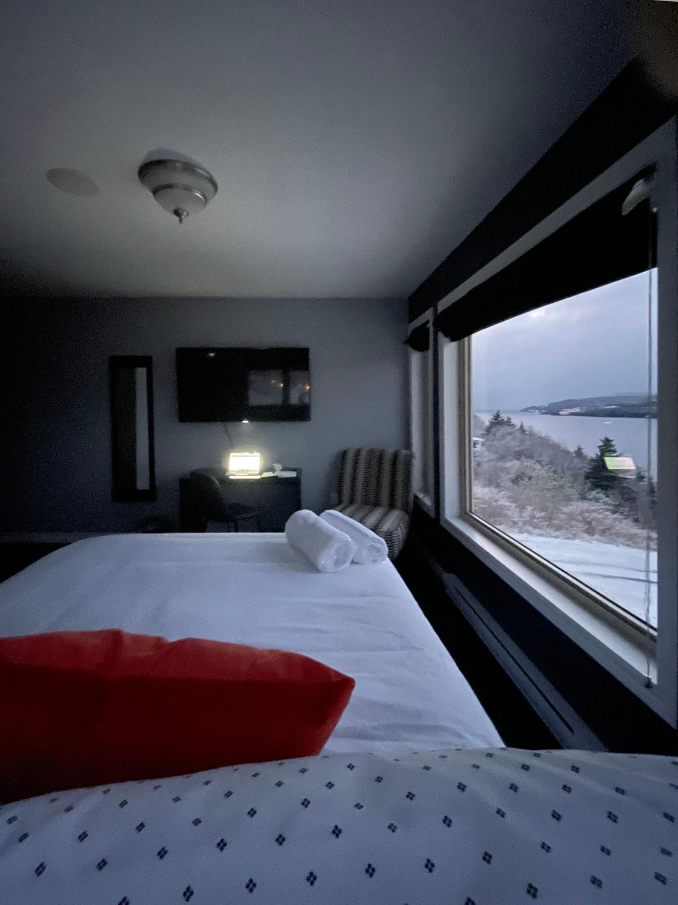 Coastal Lookout Suites