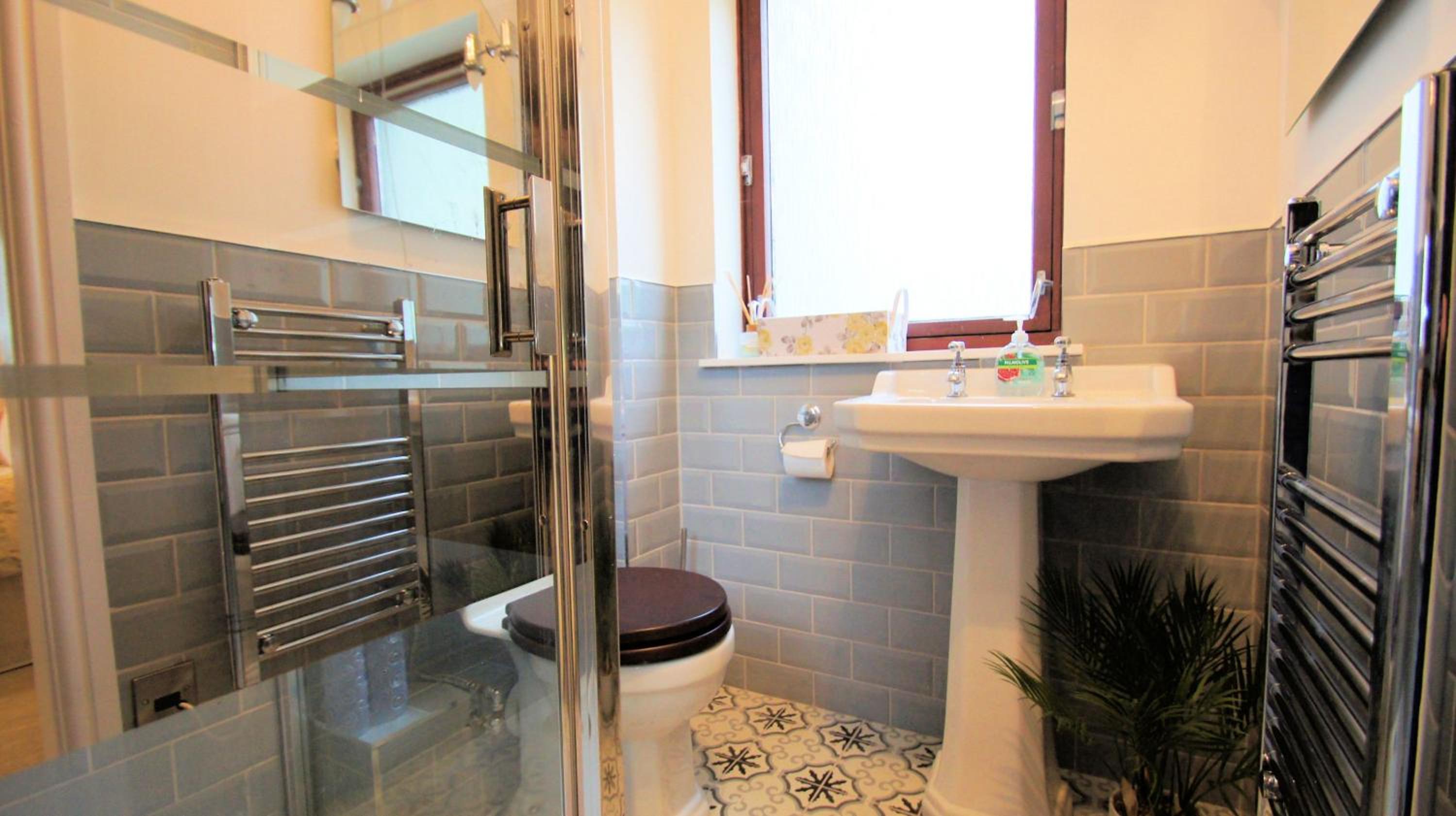 44 Guthrie Court, photo 20