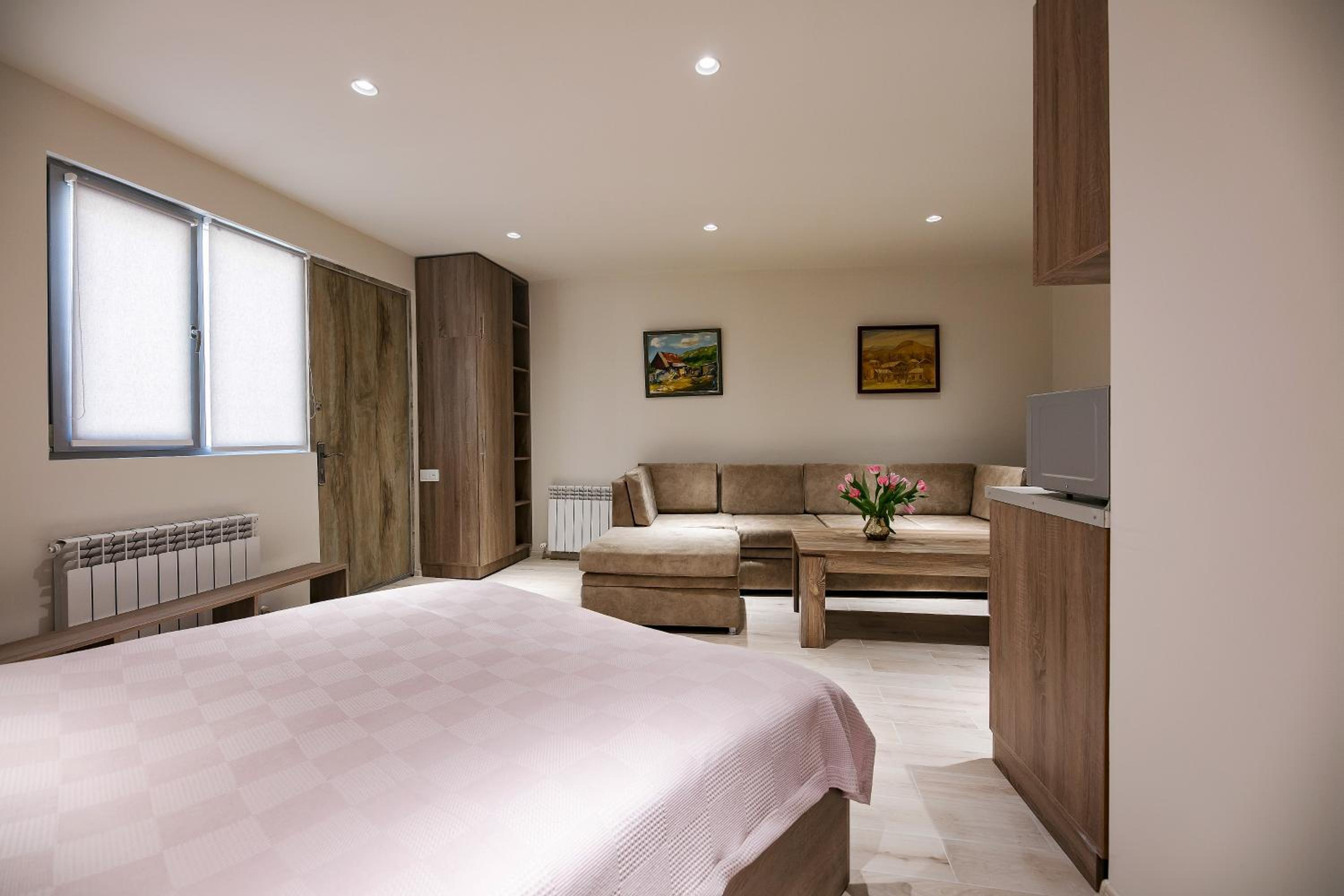 One room house in City Center