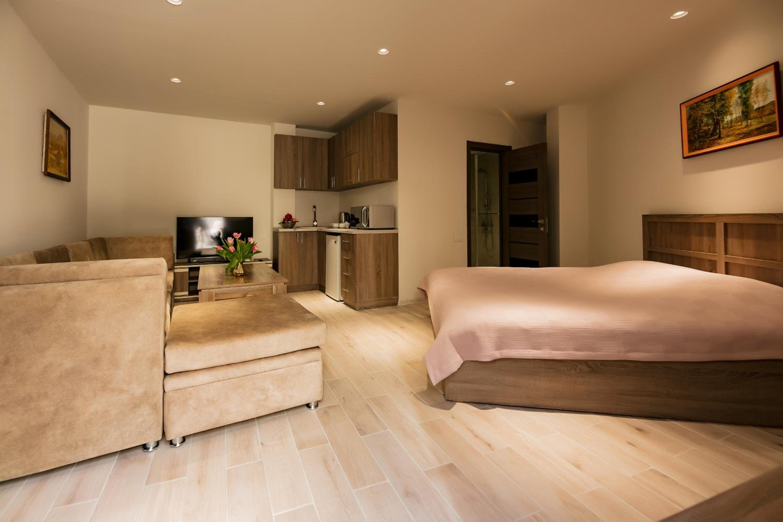 One room house in City Center