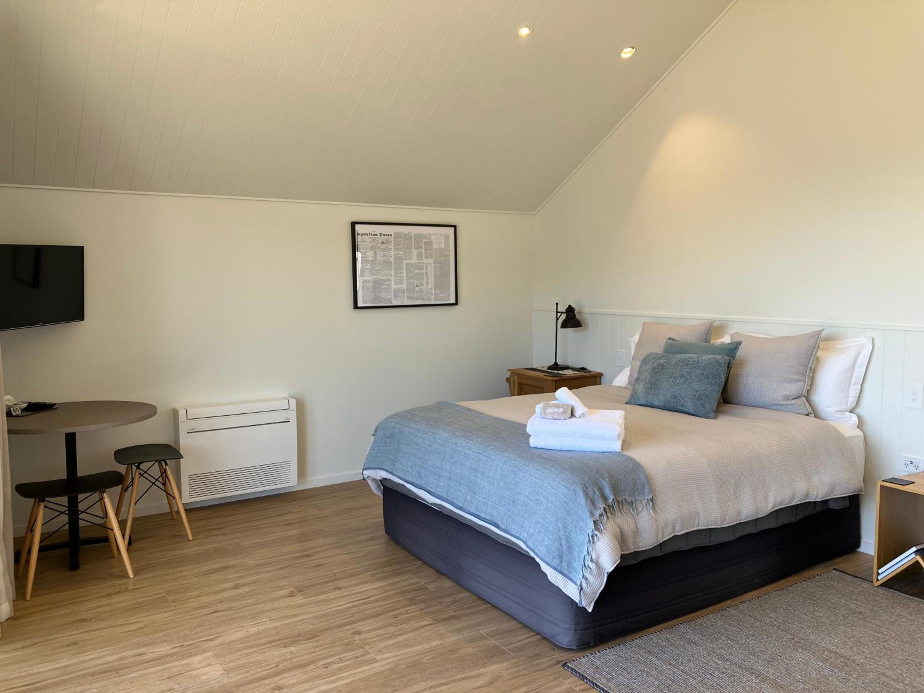 The Quarters Unit 2 - Lake Tekapo view 3