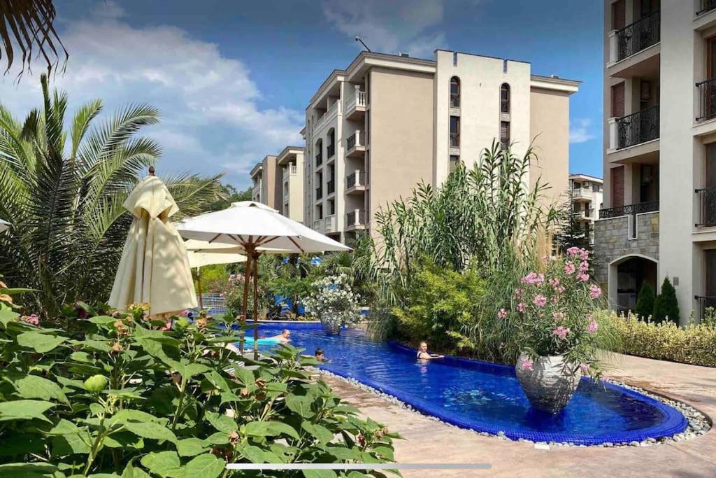 Hotel Deluxe Appartement in Cascadas Resort Sunny Beach - Image 1