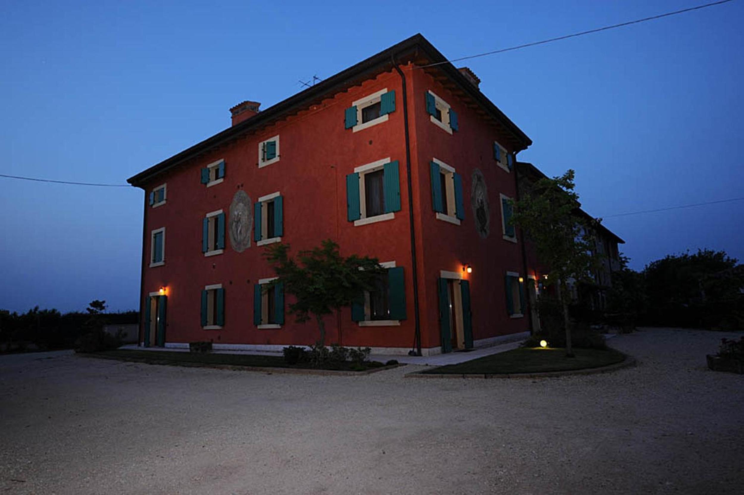 Photo 18