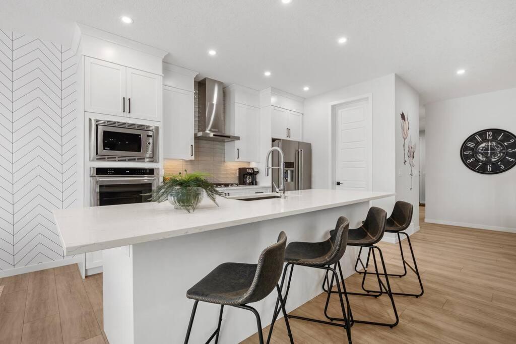 Luxury-4bed with AC-86