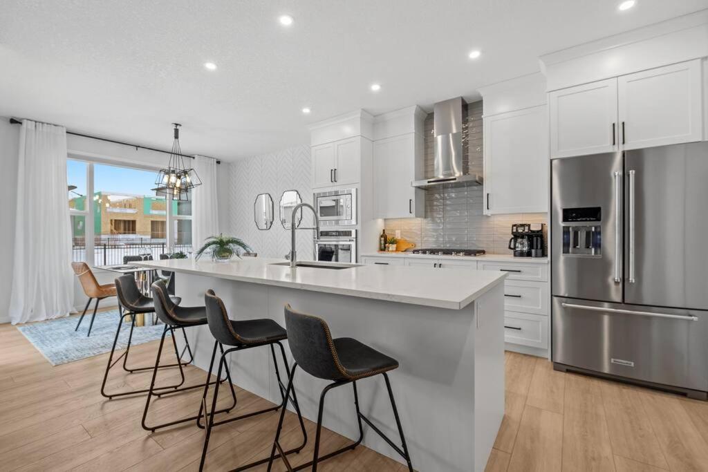 Luxury-4bed with AC-86