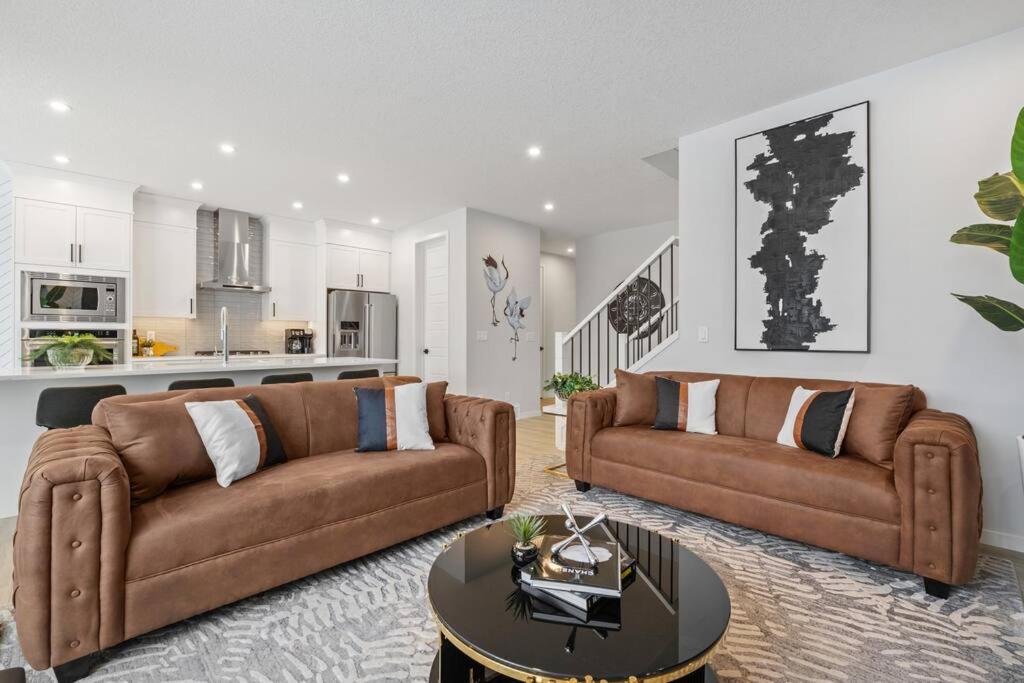 Luxury-4bed with AC-86