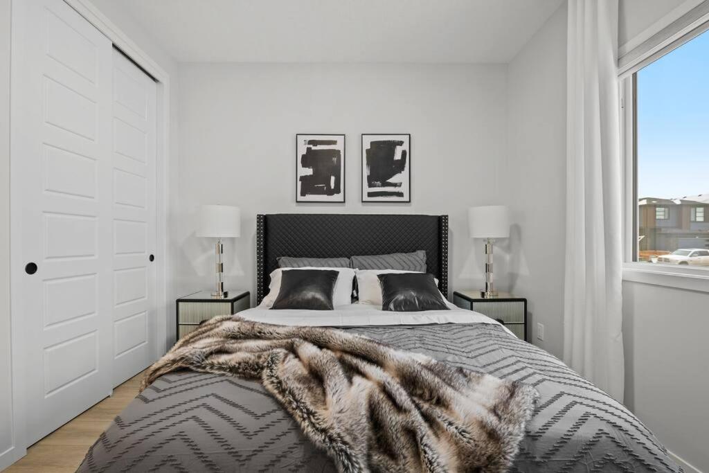 Luxury-4bed with AC-86