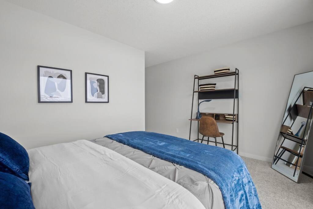 Luxury-4bed with AC-86