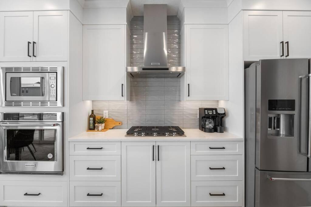 Luxury-4bed with AC-86