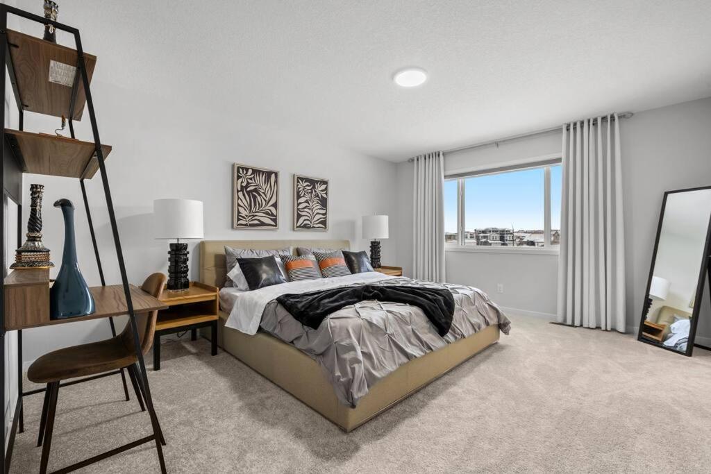 Luxury-4bed with AC-86