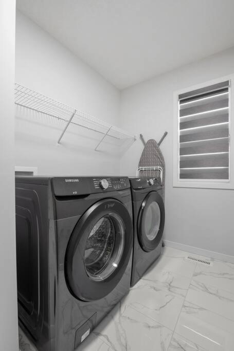 Luxury-4bed with AC-86