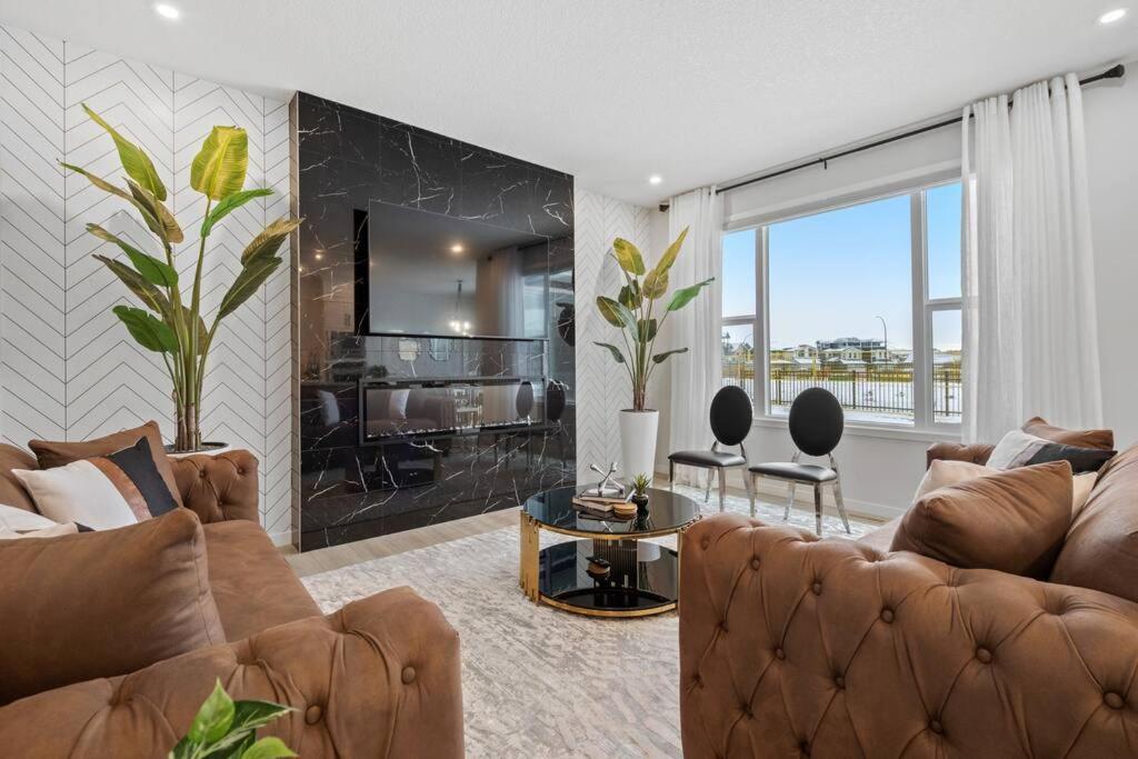 Luxury-4bed with AC-86