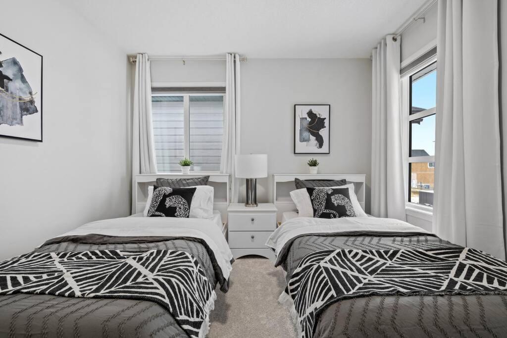 Luxury-4bed with AC-86