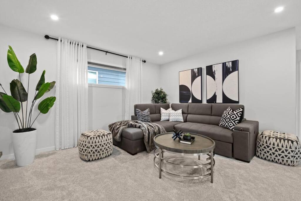 Luxury-4bed with AC-86